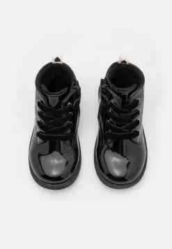 Friboo Korte Laarzen - Black -Frib Kleding Winkel 1e7df7d2447e4f7d915119f27e474668