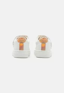 Friboo Sneakers Laag - White -Frib Kleding Winkel 466da5095c754cd1bbc0fd2758a4d3ce