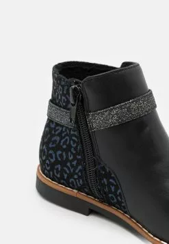 Friboo Korte Laarzen - Black -Frib Kleding Winkel 7d767966693e4311a728be103567eb45