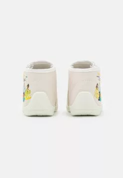 Friboo Disney Princess - Pantoffels - Pink 8 Friboo Disney Princess - Pantoffels - Pink -Frib Kleding Winkel 8873b6f7763841de8f79ad20ded559b3