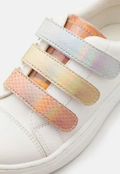 Friboo Sneakers Laag - White -Frib Kleding Winkel 8906b84af3444d5191ac4f4587e46912