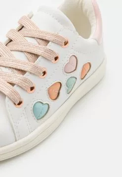 Friboo Sneakers Laag - White -Frib Kleding Winkel d1cb15438cf54519ab43e02236b77f06